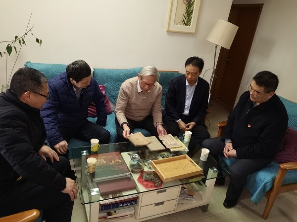 2.园党政领导慰问离退休老同志2.jpg