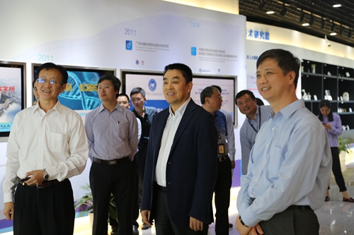 1 参观先进院展厅.jpg